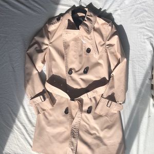 New with tags Coach Trench colour Quartz.